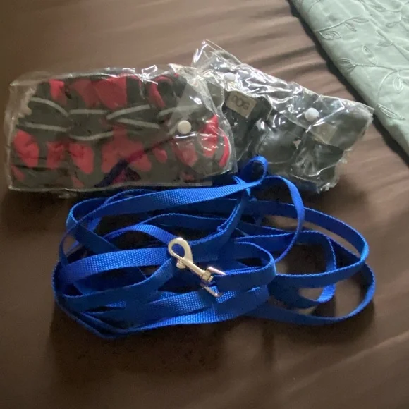 Blue Dog Leash with Black Dog Boots - Unbranded - Picture 2 of 9